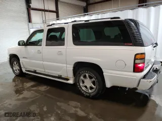 2004 GMC Yukon XL Denali with VIN 1GKFK66U34J195470, listed as a Copart auction lot 71178664 with 240,686 mi miles and Clean Title. Bid and sale history available at carsss.com. Image 2.