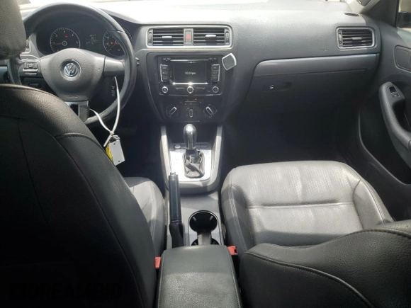 2013 Volkswagen Jetta TDI w/Premium/Nav с VIN 3VWLL7AJXDM200789, выставлен на аукционе Copart как лот 63700385 с пробегом 137 369 миль миль и Списание • Salvage title. История ставок и продаж доступна на DreamBid. Изображение 8.