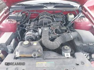 2008 Ford Mustang Deluxe with VIN 1ZVHT84NX85170490, listed as a IAAI auction lot 41608708 with 153,081 mi miles and . Bid and sale history available at carsss.com. Image 10.