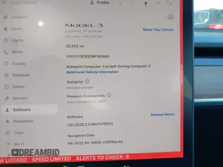 2022 Tesla Model 3 Long Range z VIN 5YJ3E1EB2NF183893, wystawiony jako IAAI lot #42130396 z przebiegiem 25 552 mil mil oraz . Historia ofert i sprzedaży dostępna na DreamBid. Obrazek 7.