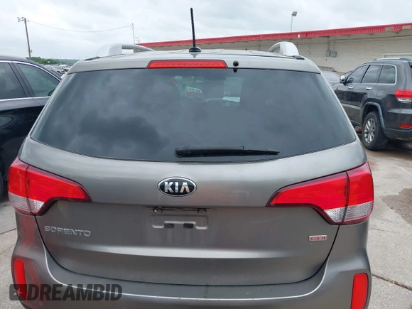 2015 Kia Sorento LX with VIN 5XYKT4A60FG659175, listed as a IAAI auction lot 42133740 with 178,406 mi miles. Bid and sale history available at carsss.com. Image 16.