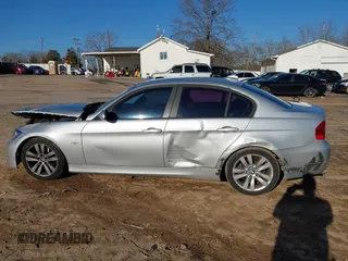 2006 BMW 3 Series 325i with VIN WBAVB13516KX40275, listed as a IAAI auction lot 41563739 with 185,783 mi miles. Bid and sale history available at carsss.com. Image 13.