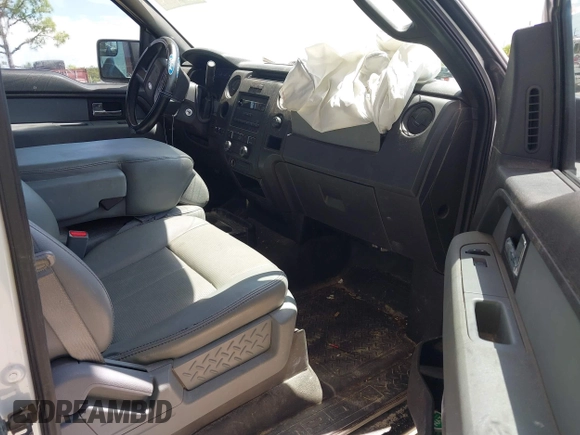 2013 Ford F-150 XL with VIN 1FTMF1EM9DKD83903, listed as a IAAI auction lot 40367820 with 91,412 mi miles. Bid and sale history available at carsss.com. Image 5.