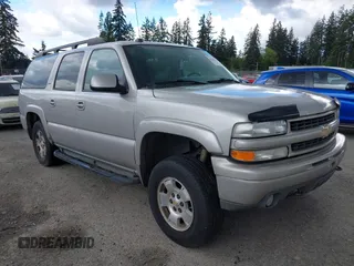 2005 Chevrolet Suburban LT z VIN 3GNEC16ZX5G261624, wystawiony jako IAAI lot #42249915 z przebiegiem 203 399 mil mil oraz . Historia ofert i sprzedaży dostępna na DreamBid. Obrazek 1.