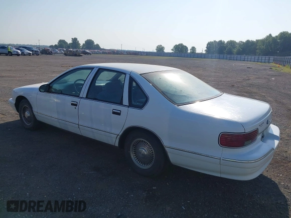 1995 Chevrolet Caprice z VIN 1G1BL52W0SR183101, wystawiony jako IAAI lot #42471866 z przebiegiem 158 647 mil mil oraz . Historia ofert i sprzedaży dostępna na DreamBid. Obrazek 3.