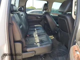 2007 GMC Sierra Denali z VIN 2GTEK638871658295, wystawiony jako Copart lot #70327344 z przebiegiem 179 080 mil mil oraz Szkody całkowita. Historia ofert i sprzedaży dostępna na DreamBid. Obrazek 10.