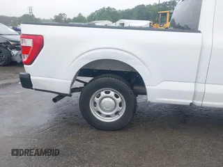 2022 Ford F-150 XL z VIN 1FTEX1CB9NKD99071, wystawiony jako IAAI lot #42377595 z przebiegiem 144 759 mil mil oraz . Historia ofert i sprzedaży dostępna na DreamBid. Obrazek 6.