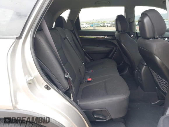 2014 Kia Sorento LX with VIN 5XYKTDA78EG462214, listed as a IAAI auction lot 41922799 with 147,872 mi miles. Bid and sale history available at carsss.com. Image 8.