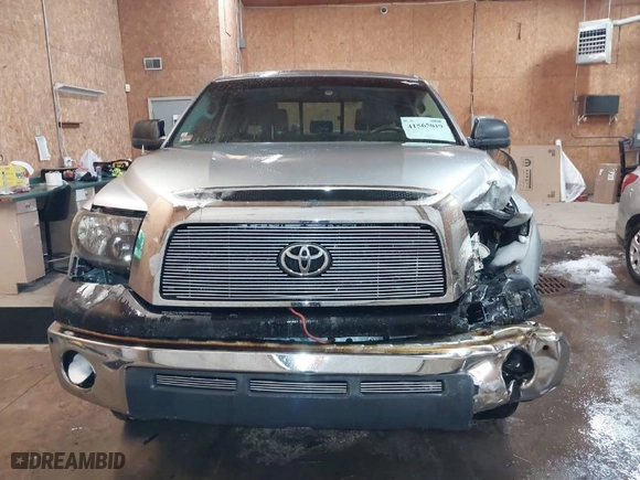 2007 Toyota Tundra SR5 with VIN 5TFBV541X7X025225, listed as a IAAI auction lot 41565019 with 204,790 mi miles. Bid and sale history available at carsss.com. Image 12.