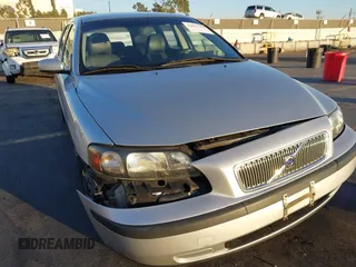 2004 Volvo V70 with VIN YV1SW59V642361434, listed as a IAAI auction lot 40801585 with 119,419 mi miles. Bid and sale history available at carsss.com. Image 6.