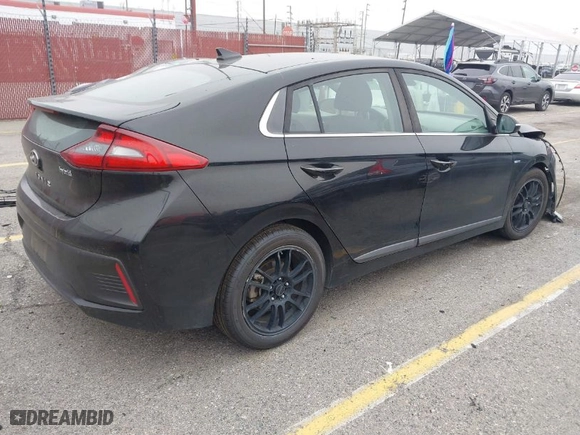 2018 Hyundai Ioniq Hybrid SEL with VIN KMHC75LC2JU062582, listed as a IAAI auction lot 42008554 with 72,446 mi miles. Bid and sale history available at carsss.com. Image 4.