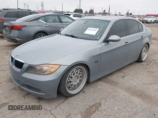 2006 BMW 3 Series 330i с VIN WBAVB33536AZ86729, выставлен на аукционе IAAI как лот 42129225 с пробегом 196 391 миль миль и . История ставок и продаж доступна на DreamBid. Изображение 2.