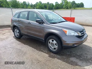 2010 Honda CR-V LX z VIN 3CZRE3H3XAG706280, wystawiony jako IAAI lot #42220513 z przebiegiem 37 640 mil mil oraz . Historia ofert i sprzedaży dostępna na DreamBid. Obrazek 1.