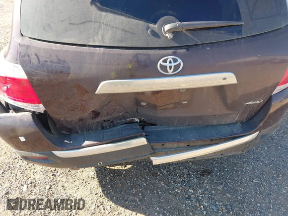 2012 Toyota Highlander Limited with VIN 5TDDK3EH2CS095433, listed as a IAAI auction lot 41833700 with 118,446 mi miles. Bid and sale history available at carsss.com. Image 12.