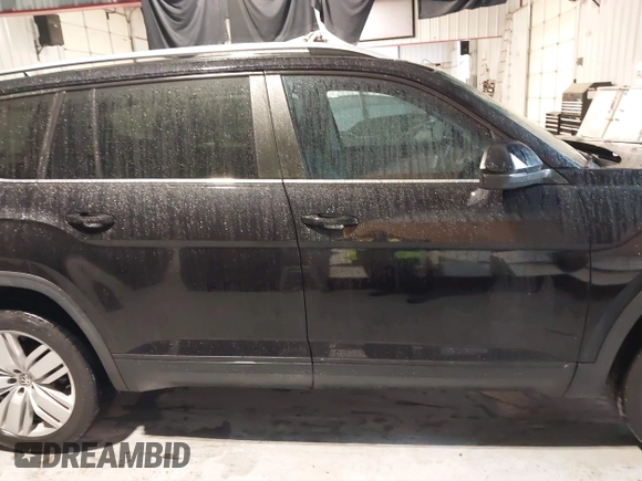 2019 Volkswagen Atlas SE with VIN 1V2WR2CA3KC603377, listed as a IAAI auction lot 42145332 with 137,553 mi miles and . Bid and sale history available at DreamBid. Image 12.