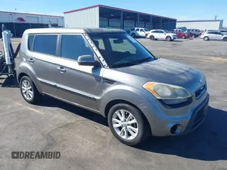 2013 Kia Soul ! with VIN KNDJT2A6XD7521718, listed as a IAAI auction lot 41683625 with 216,332 mi miles. Bid and sale history available at carsss.com. Image 1.