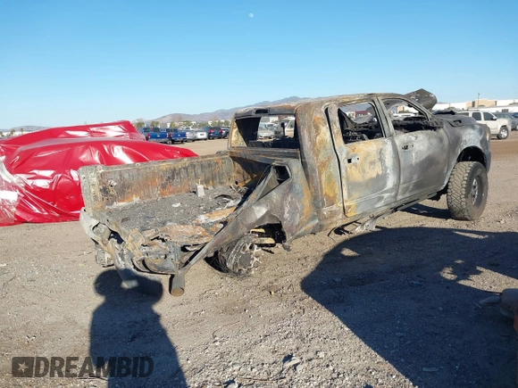 2019 Ram 2500 Limited z VIN 3C6UR5TL4KG520475, wystawiony jako IAAI lot #41272158 z przebiegiem Nie podano mil oraz . Historia ofert i sprzedaży dostępna na DreamBid. Obrazek 4.