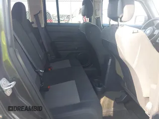 2016 Jeep Patriot Sport SE with VIN 1C4NJPBA0GD727725, listed as a IAAI auction lot 42571284 with 148,748 mi miles and . Bid and sale history available at DreamBid. Image 8.