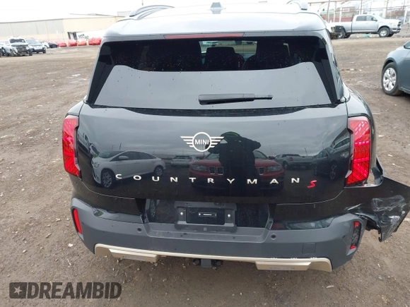2025 MINI Countryman S z VIN WMZ23GA06S7P27483, wystawiony jako IAAI lot #42043477 z przebiegiem 3 781 mil mil oraz . Historia ofert i sprzedaży dostępna na DreamBid. Obrazek 16.