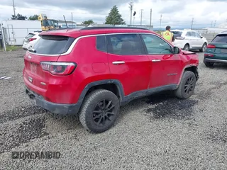 2018 Jeep Compass Latitude с VIN 3C4NJDBB0JT233065, выставлен на аукционе IAAI как лот 42292328 с пробегом 109 743 миль миль и . История ставок и продаж доступна на DreamBid. Изображение 4.