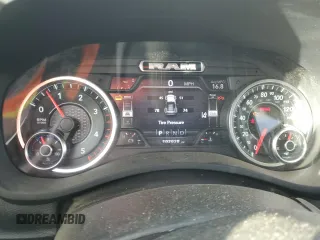 2020 Ram 3500 Laramie z VIN 3C63R3MLXLG293695, wystawiony jako Copart lot #45008095 z przebiegiem 102 028 mil mil oraz Szkoda całkowita • Salvage title. Historia ofert i sprzedaży dostępna na DreamBid. Obrazek 9.