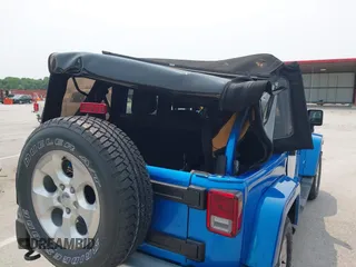 2015 Jeep Wrangler Unlimited Altitude с VIN 1C4HJWEG3FL528051, выставлен на аукционе IAAI как лот 42388844 с пробегом 87 596 миль миль и . История ставок и продаж доступна на DreamBid. Изображение 6.