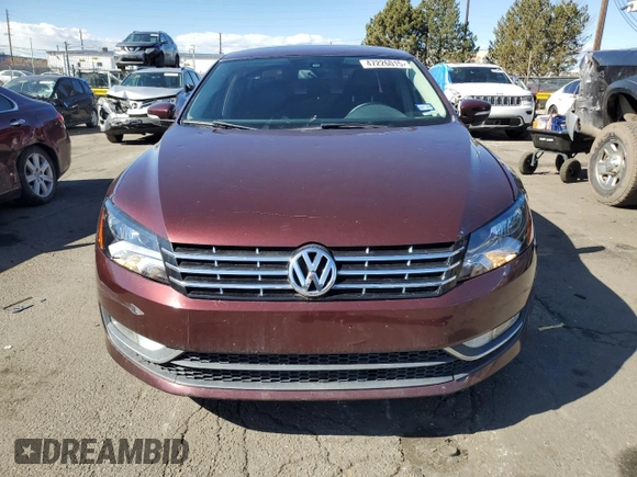 2013 Volkswagen Passat SEL Premium z VIN 1VWCH7A3XDC014934, wystawiony jako Copart lot #47226015 z przebiegiem 163 443 mil mil oraz Czysty tytuł • Clean title. Historia ofert i sprzedaży dostępna na DreamBid. Obrazek 5.