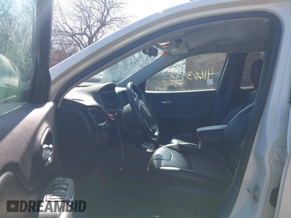 2019 Jeep Cherokee Latitude Plus with VIN 1C4PJMLX0KD430182, listed as a IAAI auction lot 41663933 with 61,511 mi miles and . Bid and sale history available at DreamBid. Image 5.