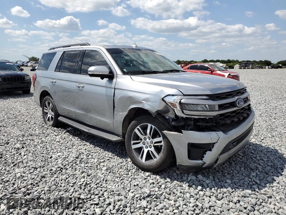 2022 Ford Expedition XLT с VIN 1FMJU1HT2NEA02481, выставлен на аукционе Copart как лот 53786905 с пробегом 46 987 миль миль и Списание • Salvage title. История ставок и продаж доступна на DreamBid. Изображение 4.