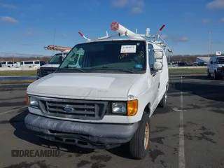 2006 Ford Econoline Cargo z VIN 1FTNE24L56DA64432, wystawiony jako IAAI lot #41888024 z przebiegiem 245 481 mil mil oraz . Historia ofert i sprzedaży dostępna na DreamBid. Obrazek 6.