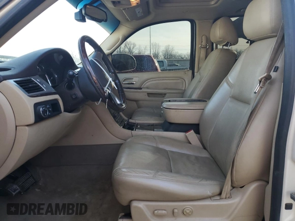 2013 Cadillac Escalade ESV Premium z VIN 1GYS4JEF6DR173775, wystawiony jako Copart lot #46567645 z przebiegiem 248 838 mil mil oraz Szkoda całkowita • Salvage title. Historia ofert i sprzedaży dostępna na DreamBid. Obrazek 7.