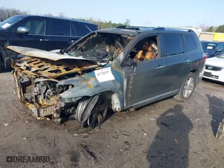 2011 Toyota Highlander Limited with VIN 5TDYK3EH6BS041570, listed as a IAAI auction lot 41718357 with 1 mi miles. Bid and sale history available at carsss.com. Image 2.