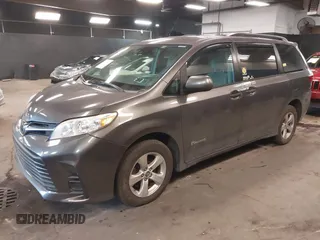 2018 Toyota Sienna LE Auto Access Seat with VIN 5TDKZ3DC3JS906162, listed as a IAAI auction lot 41863331 with 200,655 mi miles. Bid and sale history available at carsss.com. Image 17.
