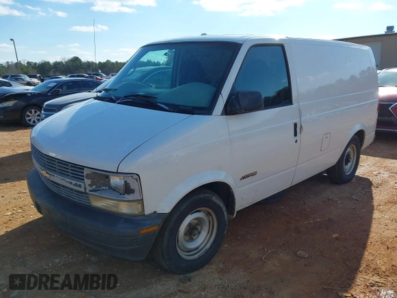 2000 Chevrolet Astro Cargo Van with VIN 1GCDM19W8YB190830, listed as a IAAI auction lot 41632529 with 278,111 mi miles. Bid and sale history available at carsss.com. Image 17.