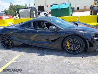 2018 McLaren 720S with VIN SBM14DCA9JW001142, listed as a IAAI auction lot 42117797 with 15,654 mi miles. Bid and sale history available at carsss.com. Image 6.
