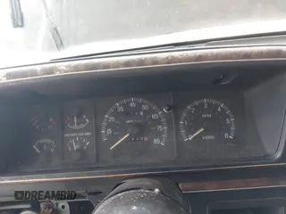 1990 Ford F-150 with VIN 1FTDF15N1LNA45594, listed as a IAAI auction lot 42786932 with 1,439 mi miles and . Bid and sale history available at DreamBid. Image 7.