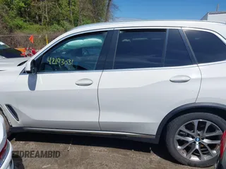 2019 BMW X5 xDrive40i with VIN 5UXCR6C56KLL09971, listed as a IAAI auction lot 42193031 with 94,463 mi miles and . Bid and sale history available at DreamBid. Image 14.