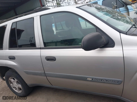 2004 Chevrolet TrailBlazer LT with VIN 1GNDS13S642168175, listed as a IAAI auction lot 41585892 with 167,695 mi miles. Bid and sale history available at carsss.com. Image 13.