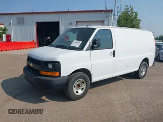 2016 Chevrolet Express Cargo z VIN 1GCWGAFF5G1131761, wystawiony jako IAAI lot #42454440 z przebiegiem 202 356 mil mil oraz . Historia ofert i sprzedaży dostępna na DreamBid. Obrazek 2.