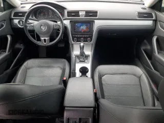 2013 Volkswagen Passat SE z VIN 1VWBH7A38DC021974, wystawiony jako Copart lot #50365355 z przebiegiem 127 888 mil mil oraz Szkoda całkowita • Salvage title. Historia ofert i sprzedaży dostępna na DreamBid. Obrazek 8.