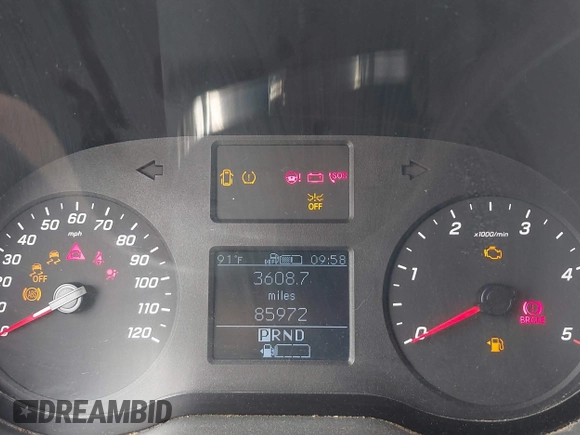 2019 Mercedes-Benz Sprinter Cargo z VIN WD4PF1CD6KP140250, wystawiony jako IAAI lot #40192921 z przebiegiem 85 972 mil mil oraz . Historia ofert i sprzedaży dostępna na DreamBid. Obrazek 7.