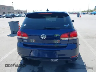 2013 Volkswagen GTI Driver's Edition z VIN WVWHD7AJ5DW072418, wystawiony jako IAAI lot #42159678 z przebiegiem 134 644 mil mil oraz . Historia ofert i sprzedaży dostępna na DreamBid. Obrazek 16.
