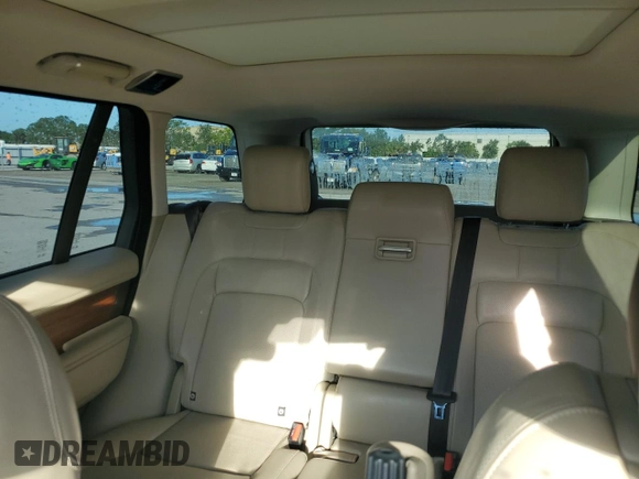 2018 Land Rover Range Rover z VIN SALGS2RE1JA393708, wystawiony jako Copart lot #60575295 z przebiegiem 56 903 mil mil oraz Czysty tytuł • Clean title. Historia ofert i sprzedaży dostępna na DreamBid. Obrazek 10.