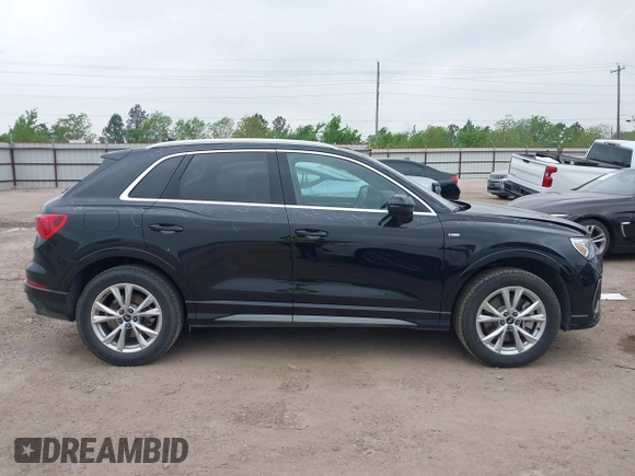 2023 Audi Q3 S line Premium z VIN WA1DECF30P1140909, wystawiony jako IAAI lot #41934943 z przebiegiem 42 947 mil mil oraz . Historia ofert i sprzedaży dostępna na DreamBid. Obrazek 13.