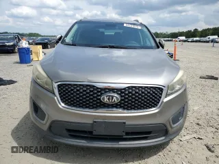 2017 Kia Sorento LX с VIN 5XYPG4A54HG187616, выставлен на аукционе Copart как лот 54151815 с пробегом 167 084 миль миль и Списание • Salvage title. История ставок и продаж доступна на DreamBid. Изображение 5.