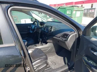 2019 Jeep Cherokee Latitude Plus with VIN 1C4PJMLB3KD321381, listed as a IAAI auction lot 42074933 with 181,575 mi miles and . Bid and sale history available at DreamBid. Image 5.