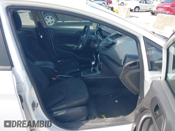 2017 Ford Fiesta SE z VIN 3FADP4BJXHM147290, wystawiony jako IAAI lot #42071340 z przebiegiem 122 142 mil mil oraz . Historia ofert i sprzedaży dostępna na DreamBid. Obrazek 5.