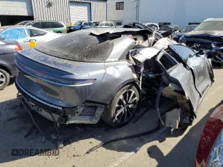 2023 Lucid Air Pure z VIN 50EA1PFA6PA006296, wystawiony jako Copart lot #52593944 z przebiegiem Nie podano mil oraz Szkody całkowita. Historia ofert i sprzedaży dostępna na DreamBid. Obrazek 3.