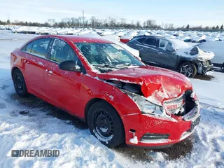 2014 Chevrolet Cruze LS z VIN 1G1PA5SH9E7320758, wystawiony jako IAAI lot #41834500 z przebiegiem 214 512 mil mil oraz . Historia ofert i sprzedaży dostępna na DreamBid. Obrazek 1.