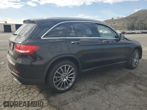 2019 Mercedes-Benz GLC 300 z VIN WDC0G4JB4KV165942, wystawiony jako Copart lot #46959205 z przebiegiem Nie podano mil oraz Szkoda całkowita • Salvage title. Historia ofert i sprzedaży dostępna na DreamBid. Obrazek 3.
